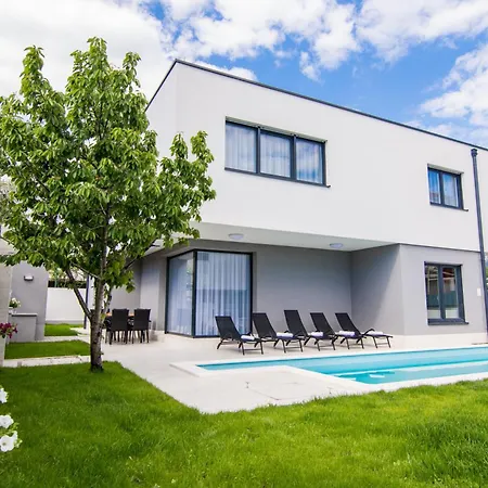 Villa Kastel One