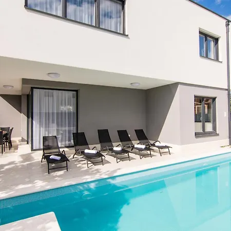 Villa Kastel One *